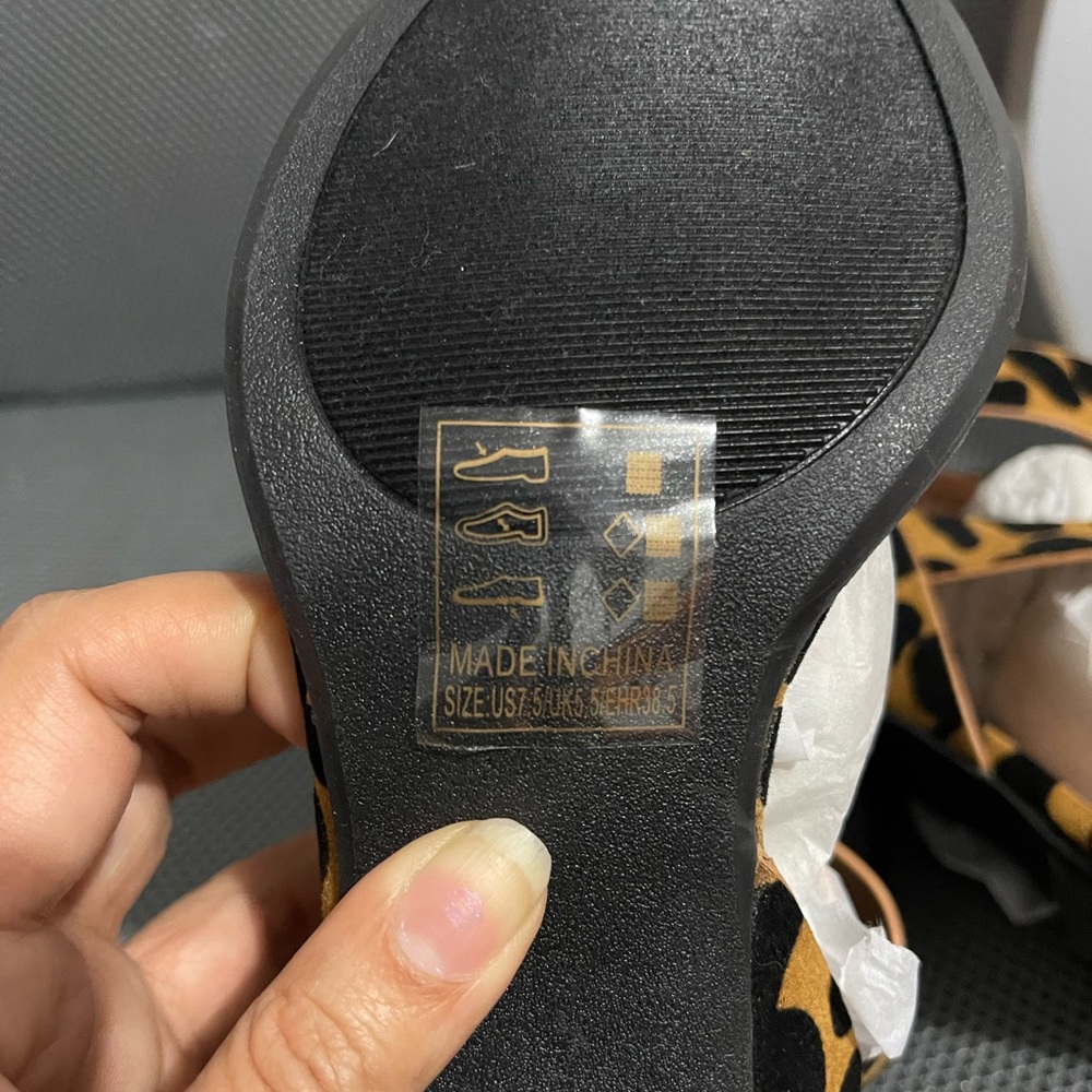 Qupid brand cheetah print strappy block heels. - Picture 7 of 12